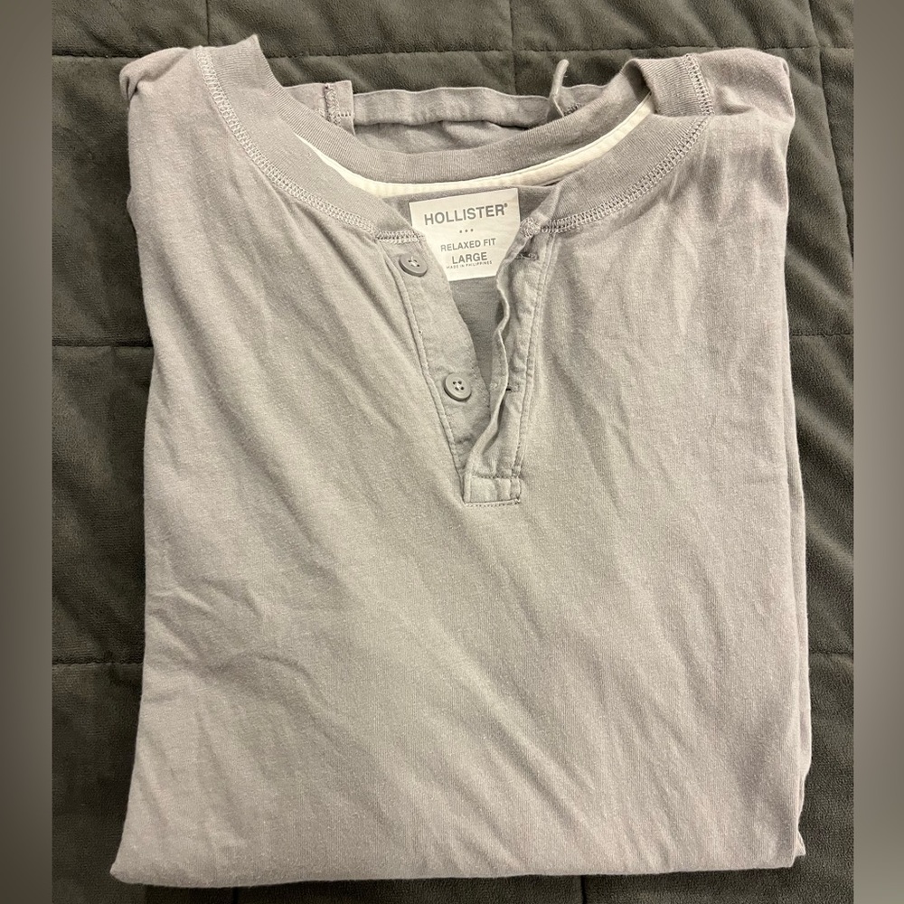 Men’s shirt never worn